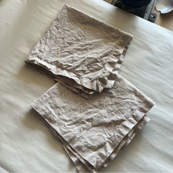 Unbranded Set of Two Oatmeal Tan Linen Napkins - Picture 2 of 13